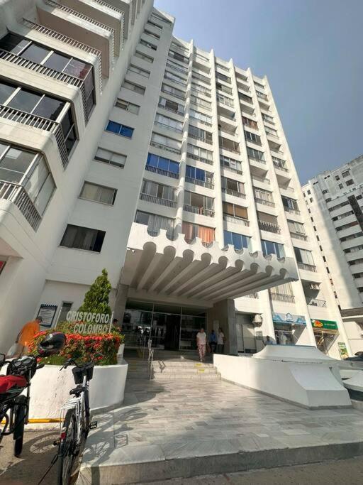 Prime Location: Fully Equipped Loft In El Laguito Apartamento