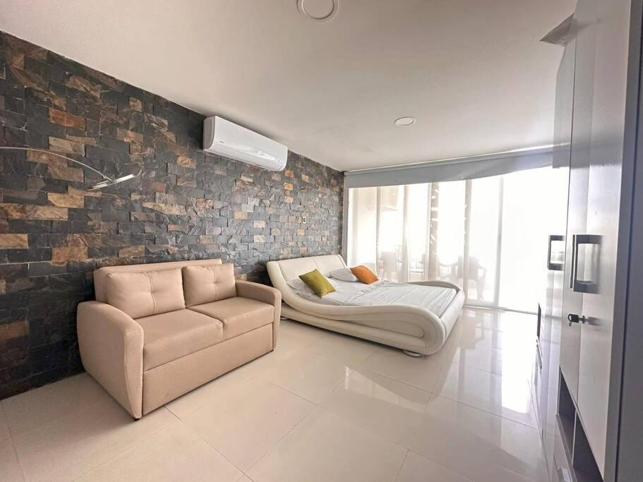 Prime Location: Fully Equipped Loft In El Laguito *