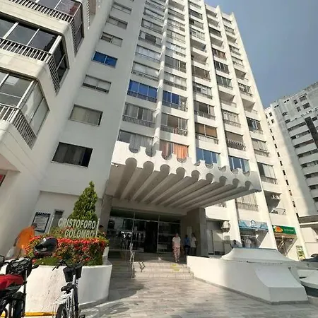 Prime Location: Fully Equipped Loft In El Laguito Apartamento